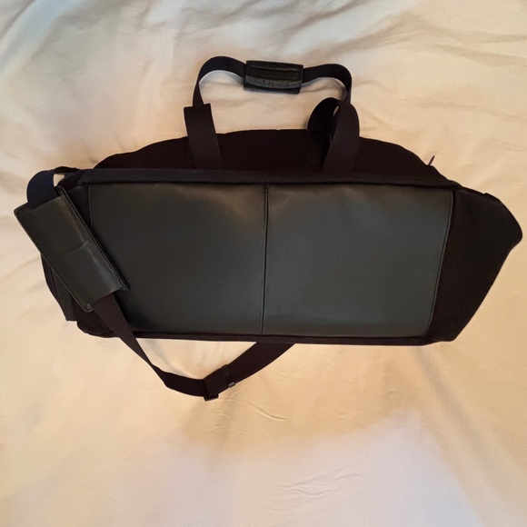 Travel Chic: *Away* Black Canvas Weekender - Picture 16 of 16